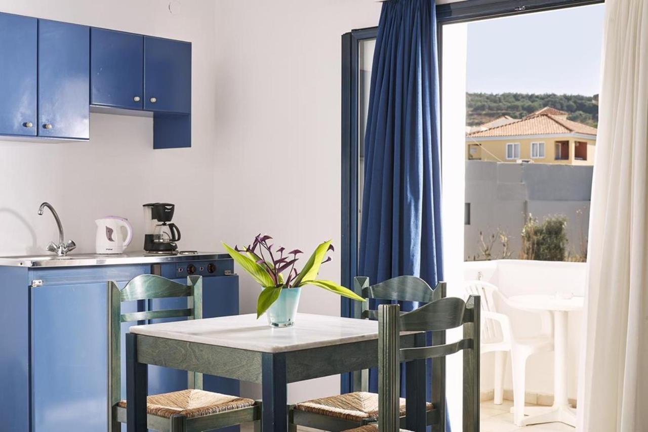 Eva Suites & Apartments Agia Marina エクステリア 写真